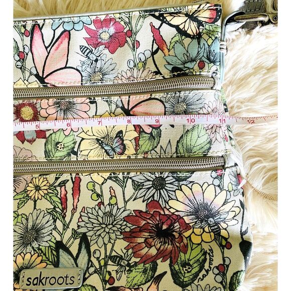 Sakroots Floral Crossbody Bag with ID Lanyard and Bee Keychain Boho Purse - Picture 8 of 15